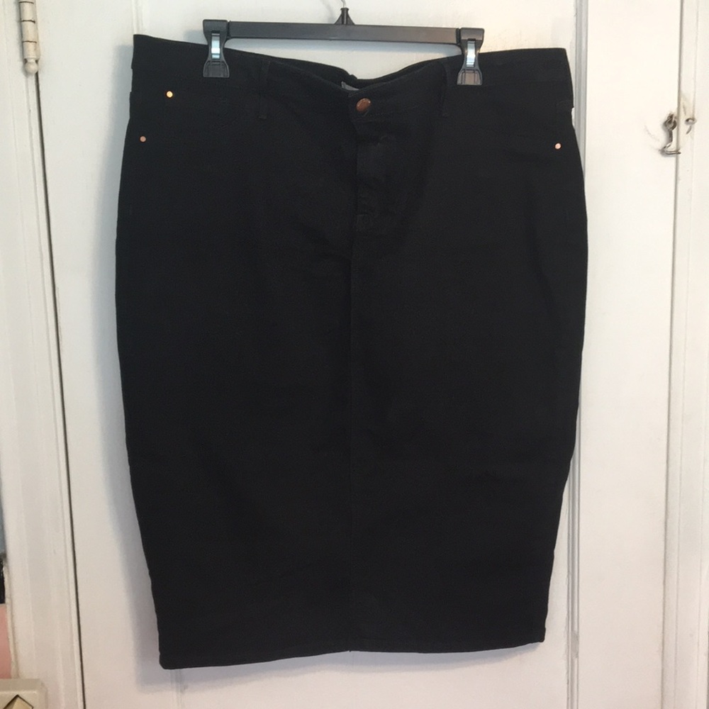 Black denim stretch midi skirt US 18/UK 22